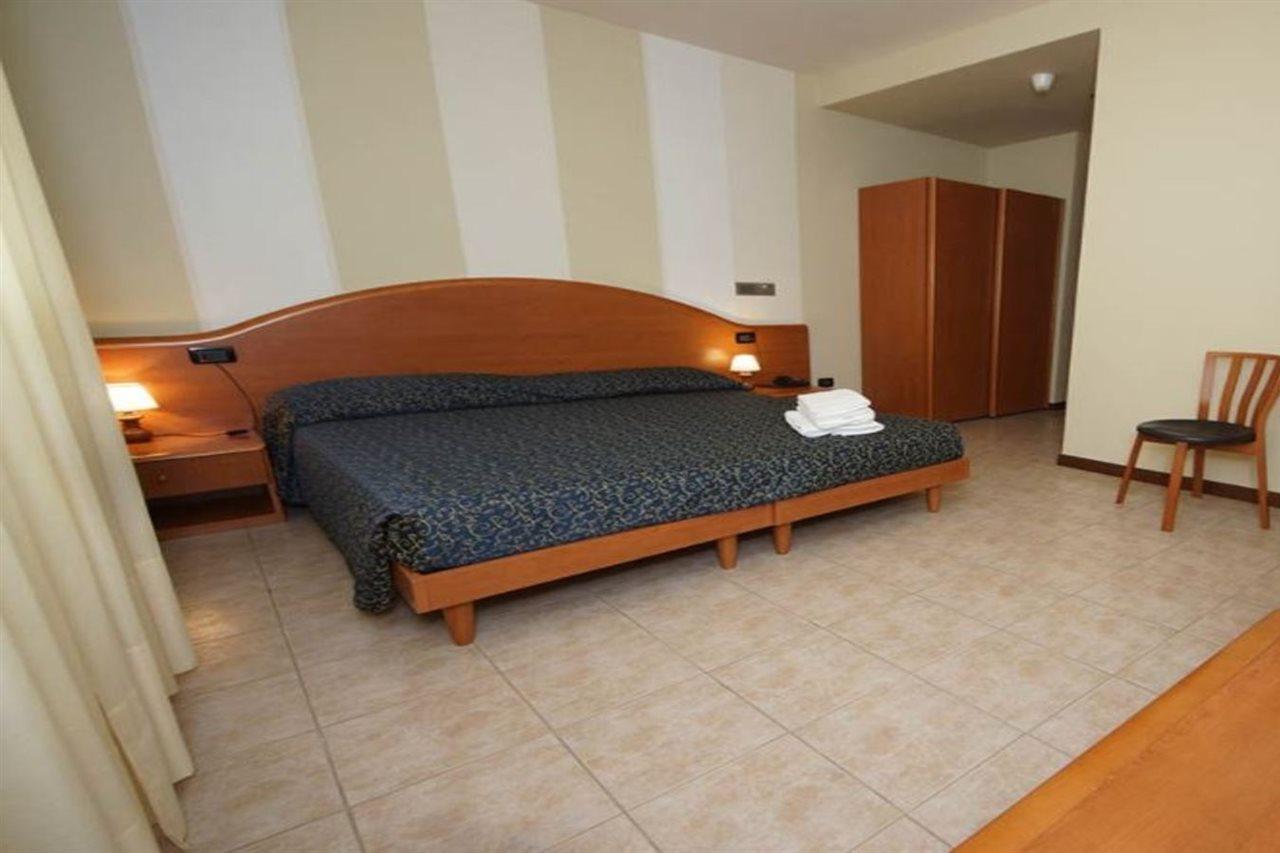 Hotel Residence La Rotonda Tignale Εξωτερικό φωτογραφία