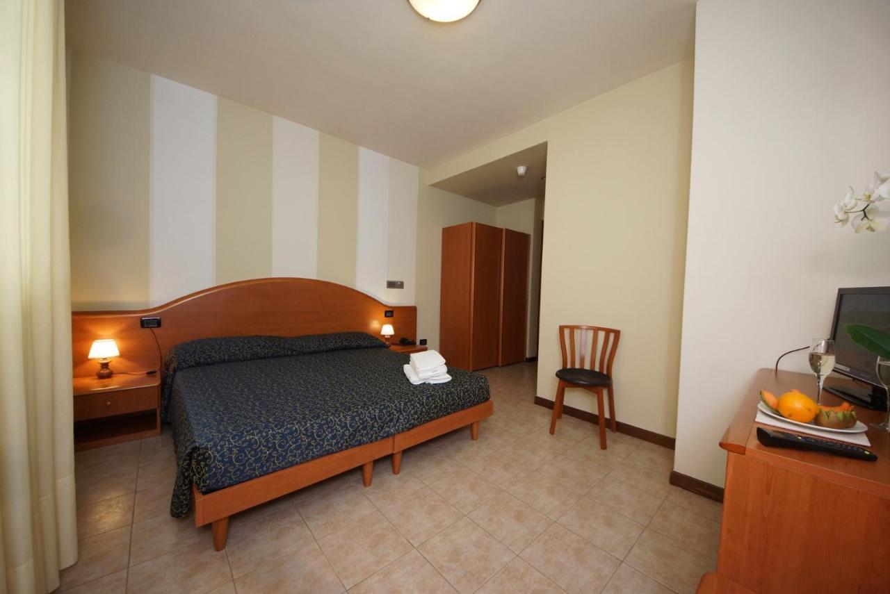 Hotel Residence La Rotonda Tignale Εξωτερικό φωτογραφία