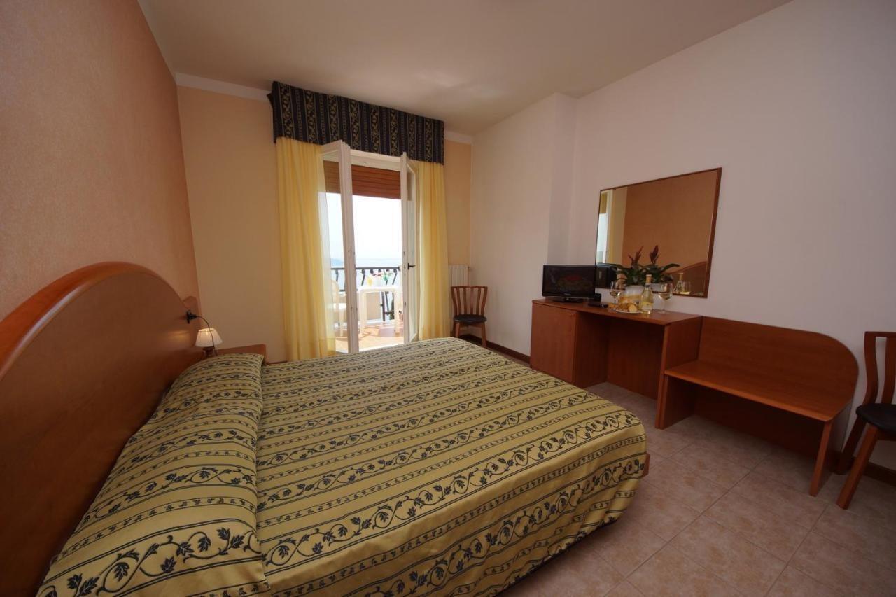 Hotel Residence La Rotonda Tignale Εξωτερικό φωτογραφία