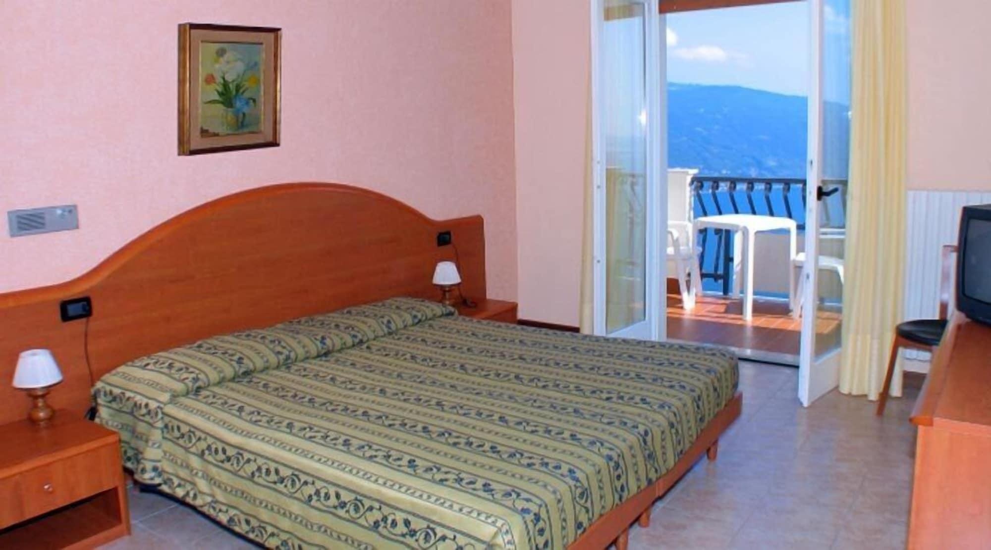 Hotel Residence La Rotonda Tignale Εξωτερικό φωτογραφία