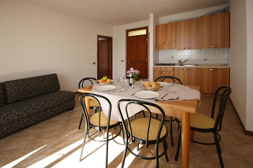 Hotel Residence La Rotonda Tignale Δωμάτιο φωτογραφία